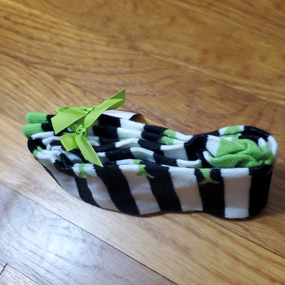 1 Pair of Stripped Thigh High Socks With Green Bows NWT - Picture 7 of 8